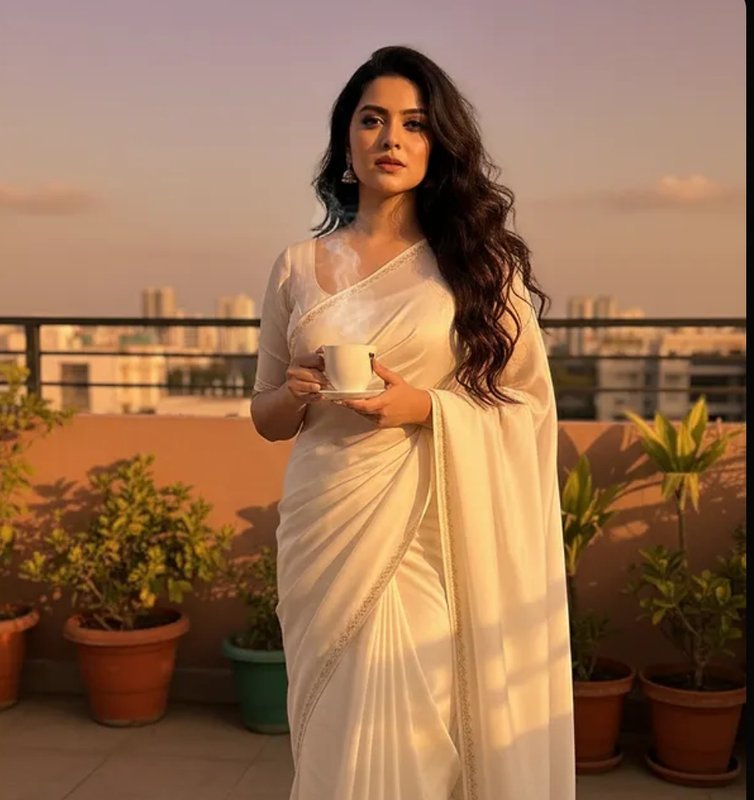 Chat with Usha - AI Character in Hinglish