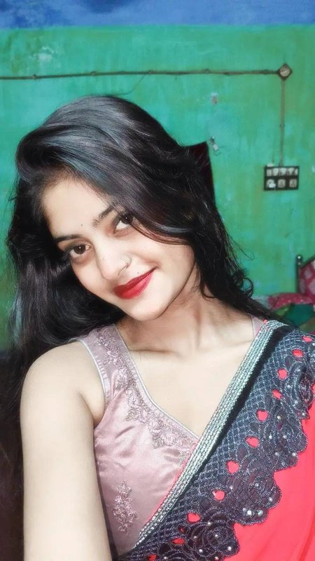 Chat with Tiya - AI Character in Hindi