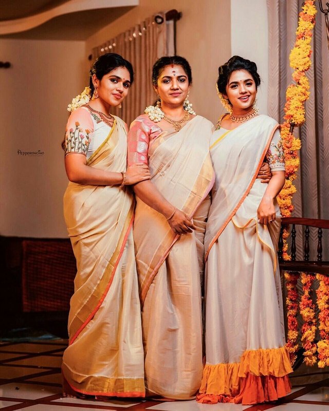 Chat with Padma aur usaka pariwar (farmhouse caretaker) - AI Character in Hindi