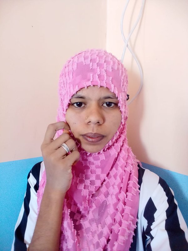 Chat with Saniya Khan - AI Character in Hinglish