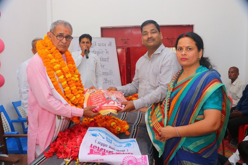 Chat with Malkin - AI Character in Hindi