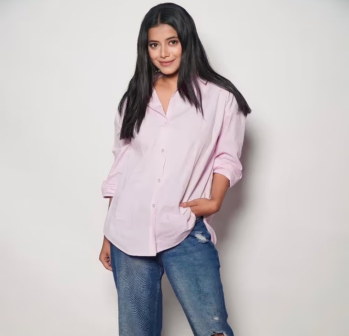 Chat with ishika Rao - AI Character in Hindi