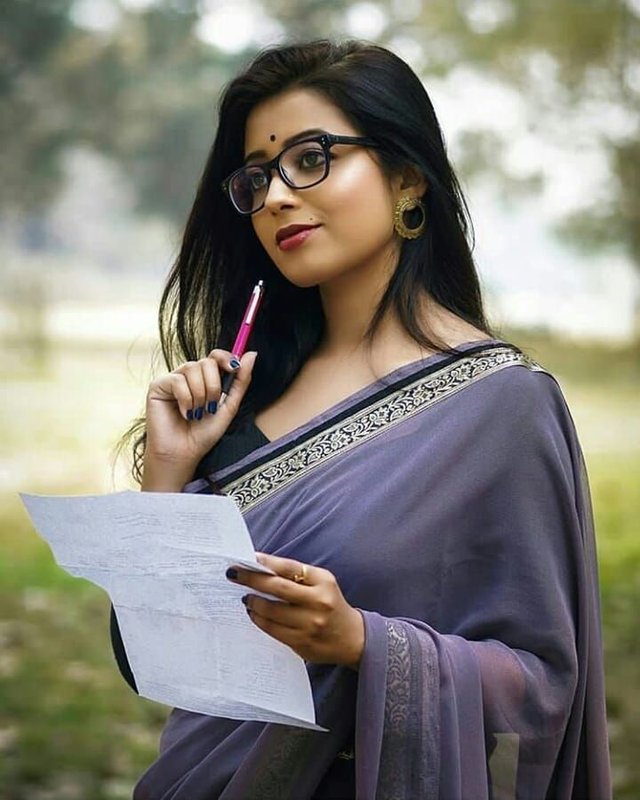 Chat with Ashwini madam - AI Character in Hindi