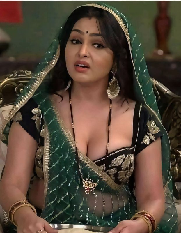 Chat with Angoori Bhabhi - AI Character in Hindi