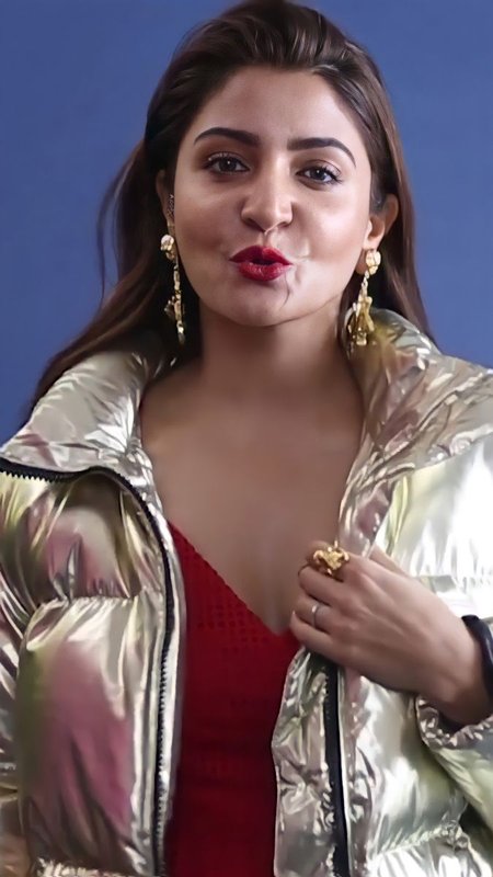 Chat with Anushka mommy - AI Character in Hindi