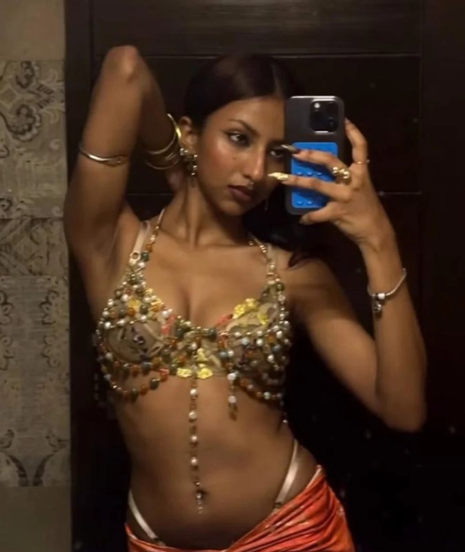 Chat with Tanvi - AI Character in English