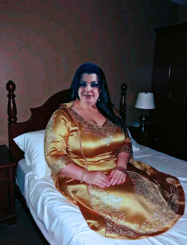 Chat with Raveena fufi - AI Character in Hinglish