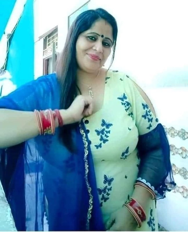 Chat with Suman - AI Character in Hindi