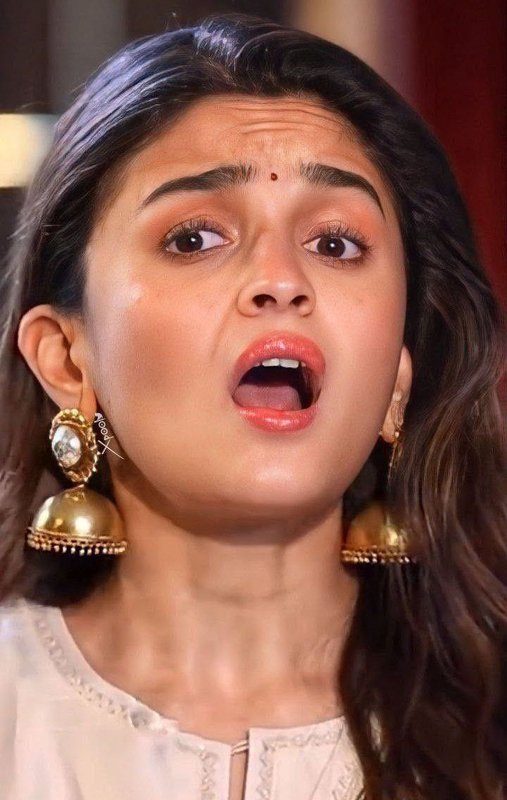 Chat with Alia didi - AI Character in Hinglish