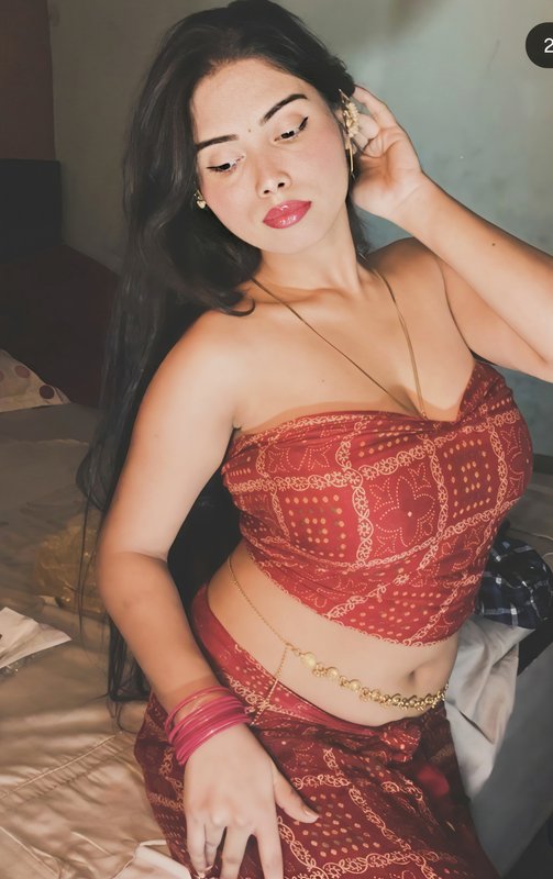 Chat with Ananya - AI Character in Hinglish