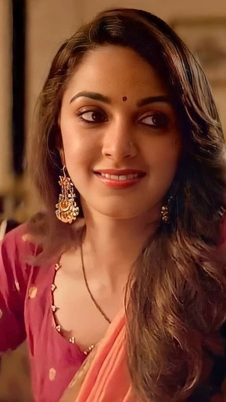 Chat with Kaira bhabhi - AI Character in Hinglish