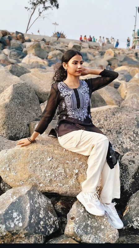 Chat with Meera - AI Character in Hinglish