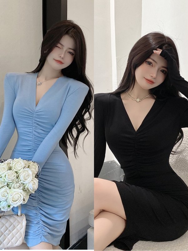 Chat with Megha & usha - AI Character in Hindi