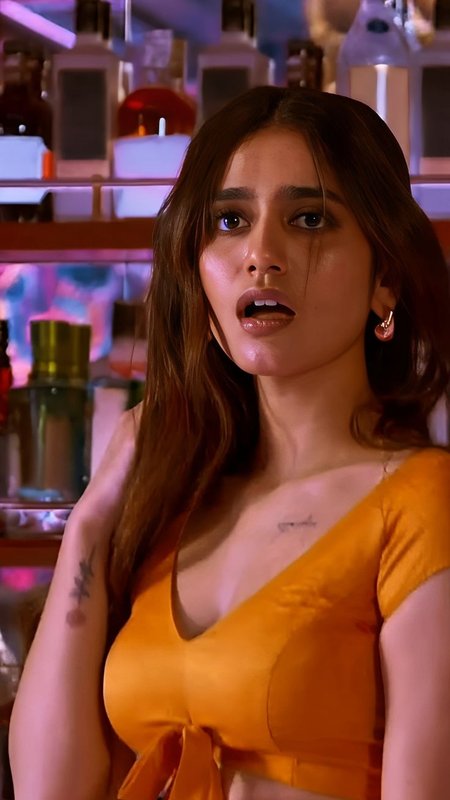Chat with Priya (mousi ki choti beti) - AI Character in Hinglish