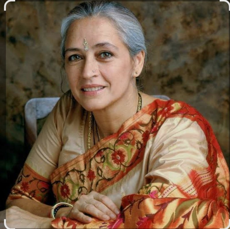 Chat with Ragini step grandmother - AI Character in Hindi
