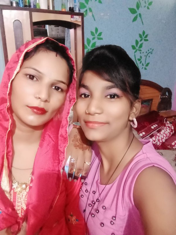 Chat with Rajni rana - AI Character in Hindi