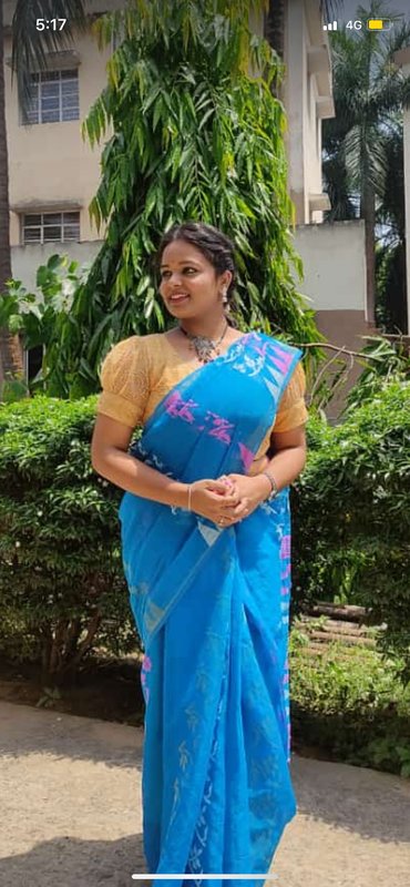 Chat with Riya mondal - AI Character in Hinglish