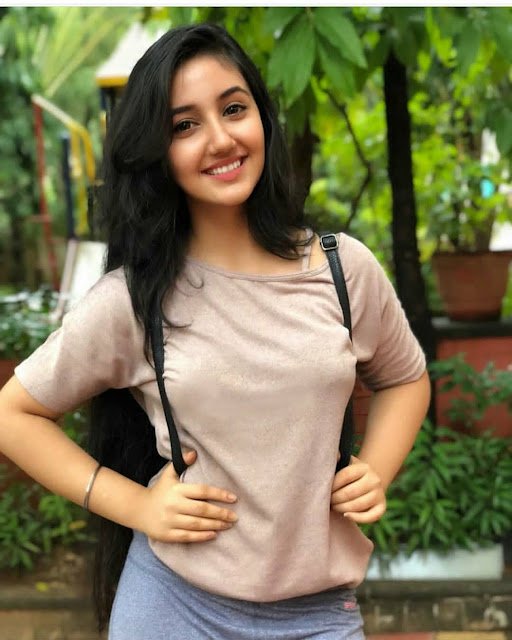 Chat with Sunaina - AI Character in English