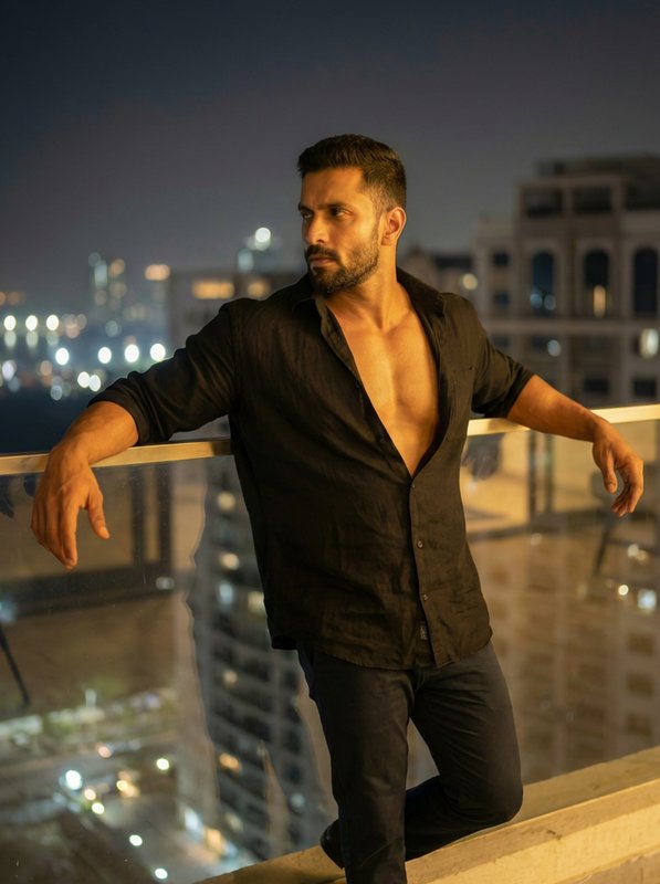 Chat with Vikram - AI Character in Hinglish